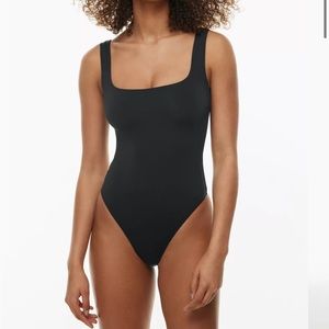 Aritzia Babaton color black Contour Squareneck Bodysuit 8756